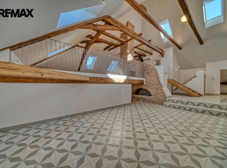 Pronájem bytu, atypický, 123 m²