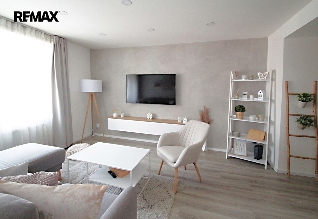 img-67311.jpg