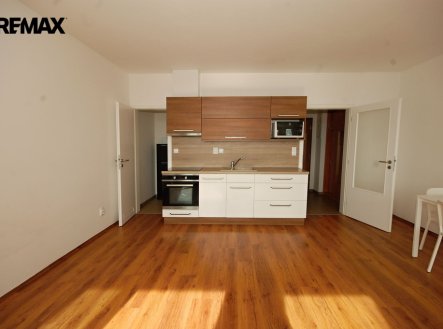 Pronájem bytu, 1+kk, 37 m²