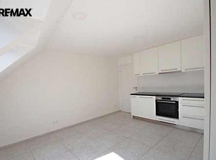 Pronájem bytu, 1+kk, 27 m²