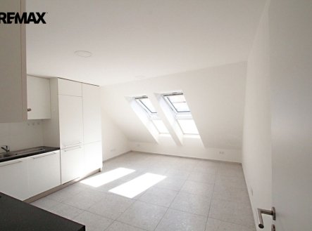 Pronájem bytu, 1+kk, 27 m²