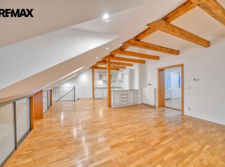 Pronájem bytu, 2+kk, 99 m²