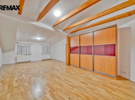 Pronájem bytu, 2+kk, 99 m²