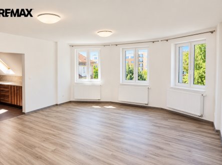 Pronájem bytu, 3+kk, 74 m²