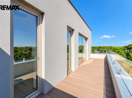 Pronájem bytu, 1+kk, 53 m²