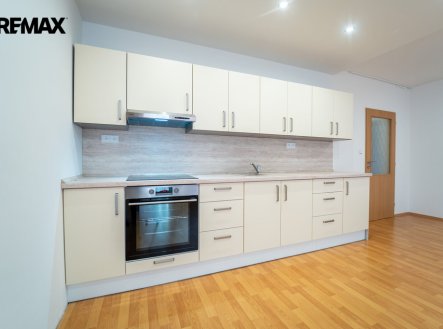 Pronájem bytu, 1+kk, 43 m²