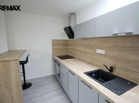 Pronájem bytu, 1+kk, 34 m²