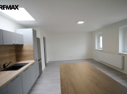 Pronájem bytu, 1+kk, 34 m²
