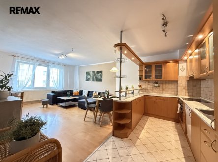 Prodej bytu, 3+kk, 76 m²
