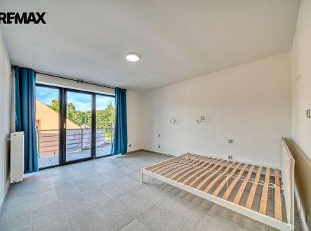 Pronájem bytu, 1+kk, 32 m²