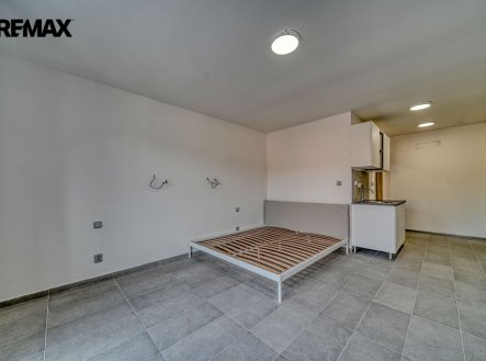 Pronájem bytu, 1+kk, 32 m²