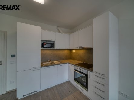 Pronájem bytu, 1+kk, 37 m²