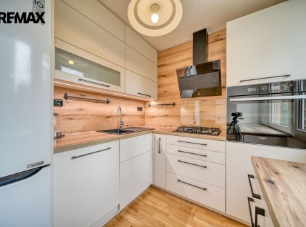 Pronájem bytu, 3+kk, 77 m²