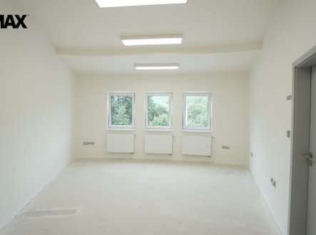 Pronájem kanceláře, 72 m²
