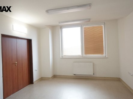 Pronájem kanceláře, 407 m²