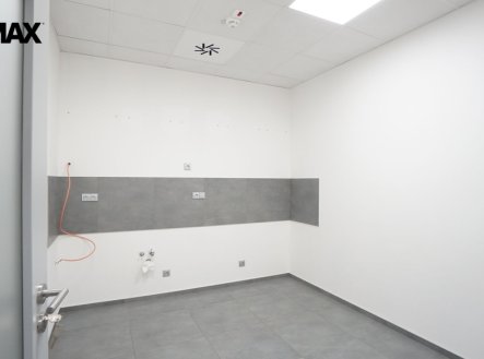 Pronájem kanceláře, 200 m²