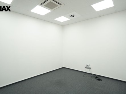 Pronájem kanceláře, 416 m²