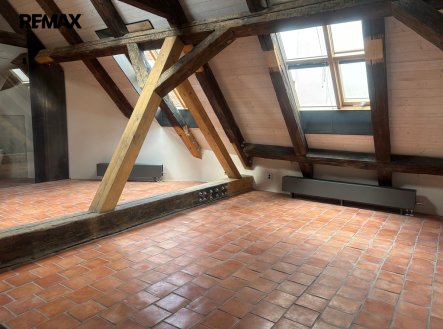 Pronájem bytu, 2+kk, 122 m²
