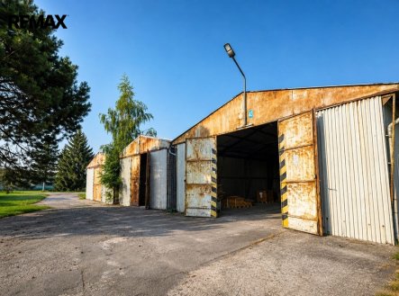 Pronájem skladu, 270 m²