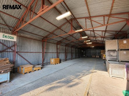 Pronájem skladu, 270 m²