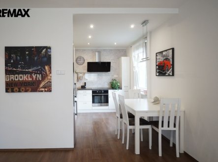 Pronájem bytu, 3+kk, 64 m²