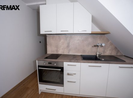 Pronájem bytu, 1+kk, 34 m²