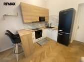 Pronájem bytu, 1+kk, 37 m²