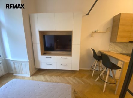 Pronájem bytu, 1+kk, 37 m²