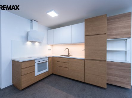 Pronájem bytu, 2+kk, 75 m²