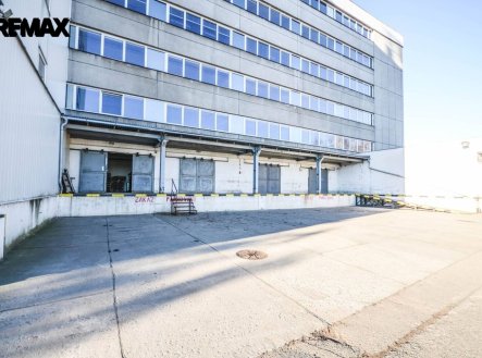 Pronájem skladu, 343 m²