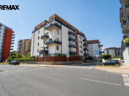 Pronájem bytu, 1+kk, 42 m²
