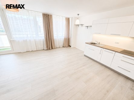Pronájem bytu, 3+kk, 75 m²