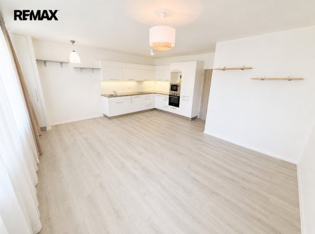 Pronájem bytu, 3+kk, 75 m²