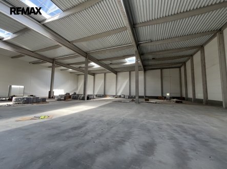 Pronájem skladu, 1 169 m²