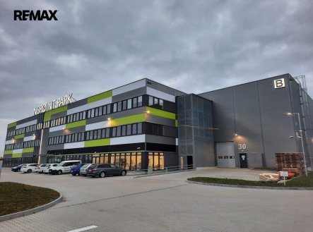 Pronájem skladu, 959 m²