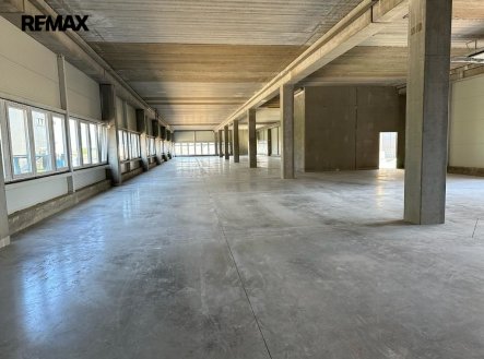 Pronájem skladu, 959 m²