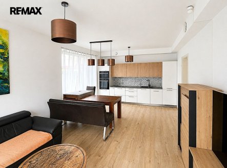 Pronájem bytu, 3+kk, 189 m²