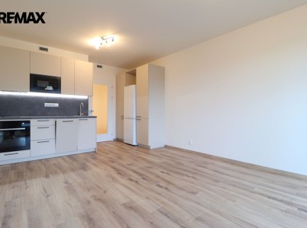 Pronájem bytu, 1+kk, 35 m²