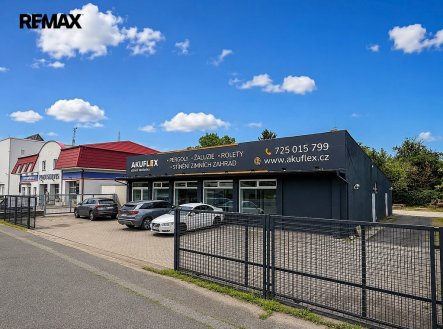 Pronájem obchodní prostory, 337 m²