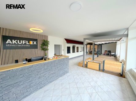 Pronájem obchodní prostory, 337 m²