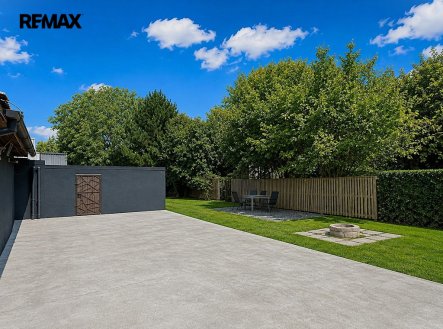 Prodej pozemku pro komerční výstavbu, 1 037 m²