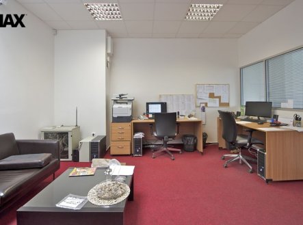 Pronájem skladu, 1 395 m²