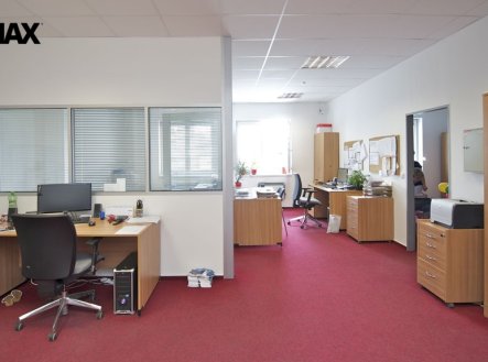 Pronájem skladu, 1 395 m²