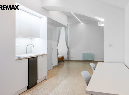 Pronájem bytu, 1+kk, 40 m²