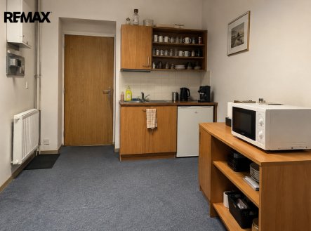 Pronájem kanceláře, 87 m²