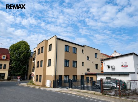 Pronájem bytu, 1+kk, 32 m²
