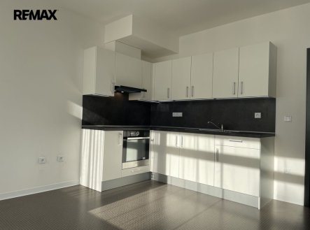 Pronájem bytu, 2+kk, 1 648 m²
