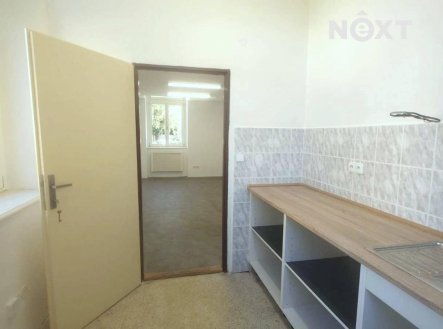 Pronájem komerčního objektu, obchodní centrum, 50 m²