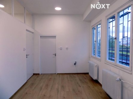 Pronájem kanceláře, 114 m²