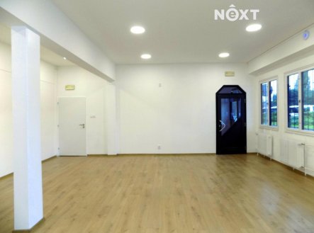 Pronájem komerčního objektu, obchodní centrum, 80 m²